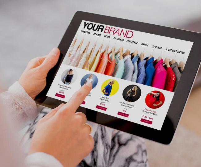 Omnichannel B2B eCommerce for apparel brands, managed from a tablet